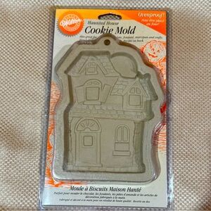 Wilton haunted house cookie mold, oven proof new in package